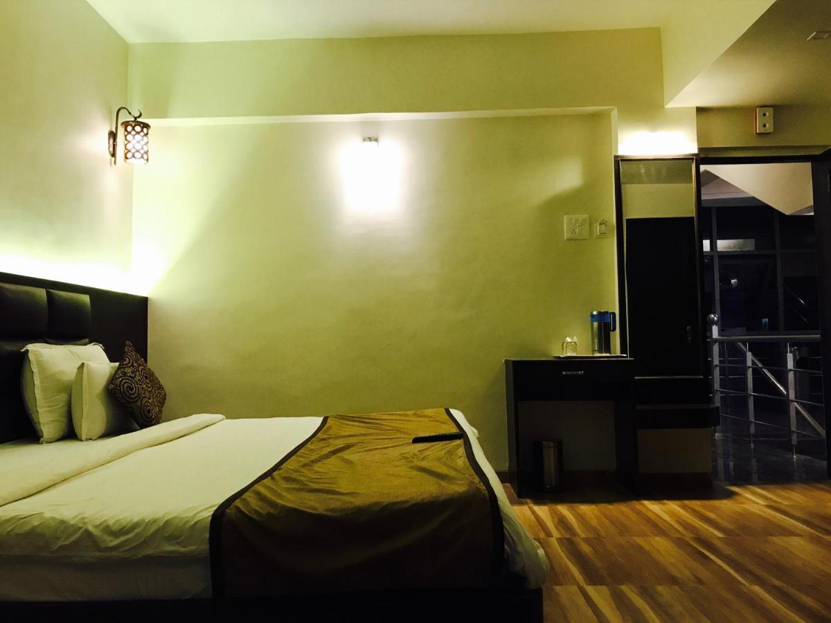 Hotel Sai Kripa Imperial Daman Bagian luar foto